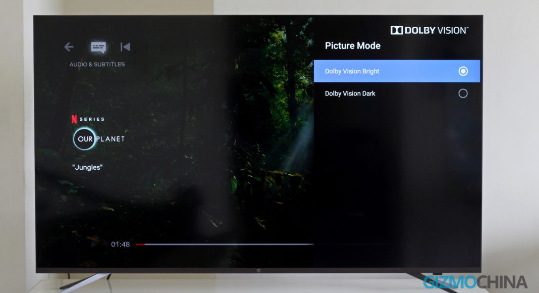 OnePlus TV U1 Dolby Vision clair et foncé 